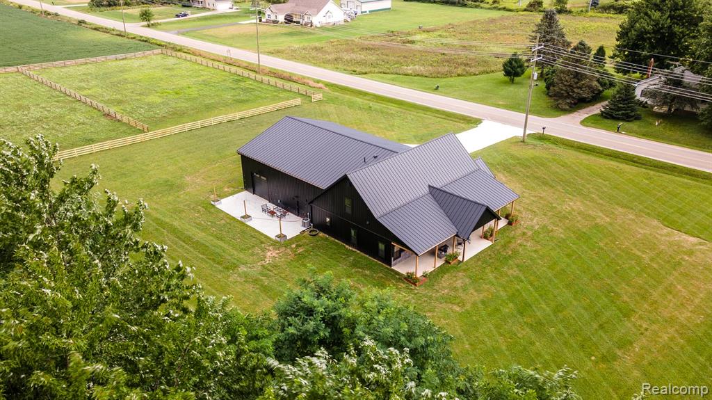 5486 Kidder Road, Almont