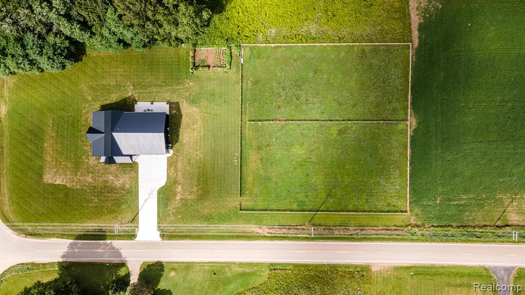 5486 Kidder Road, Almont