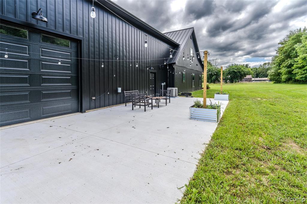 5486 Kidder Road, Almont