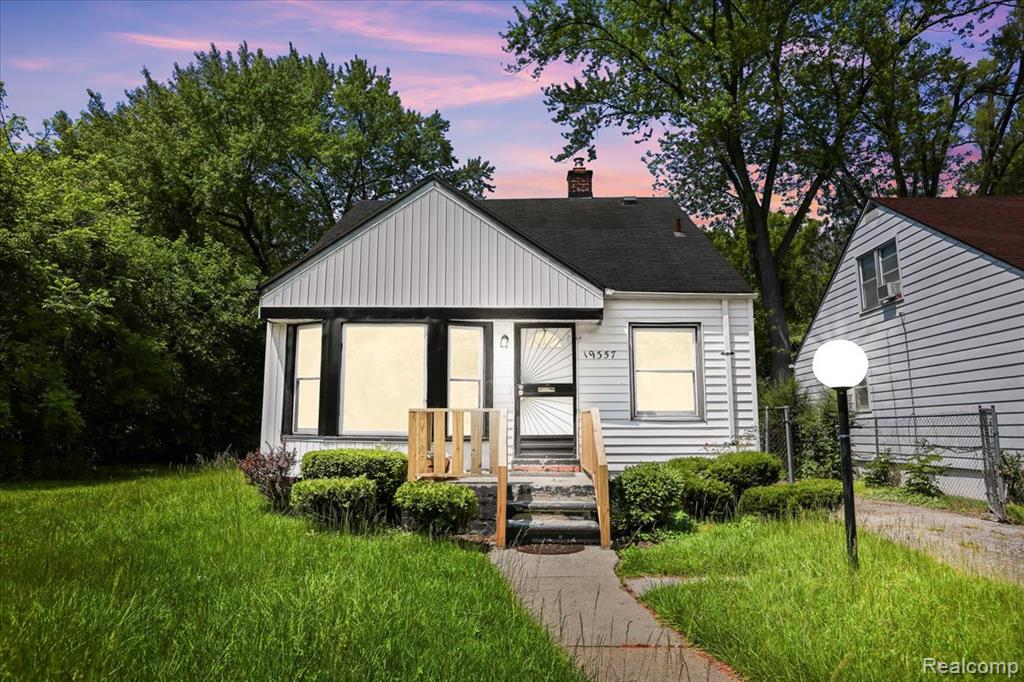 19357 Blackstone Street, Detroit