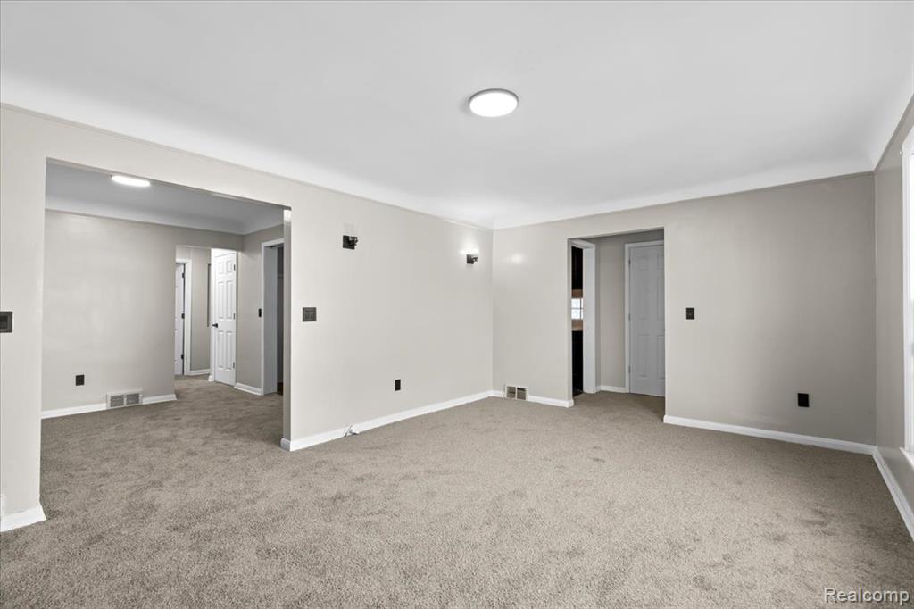 11856 Kilbourne Street