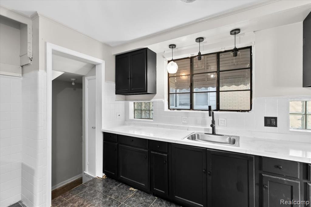 11856 Kilbourne Street