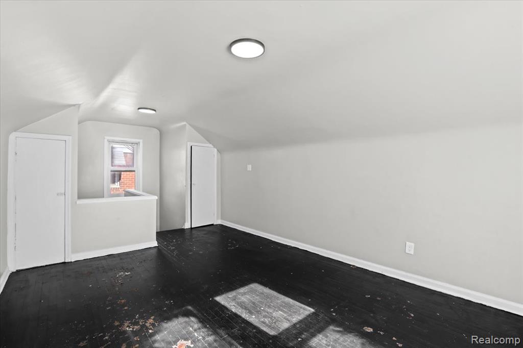 20045 Greenlawn Street