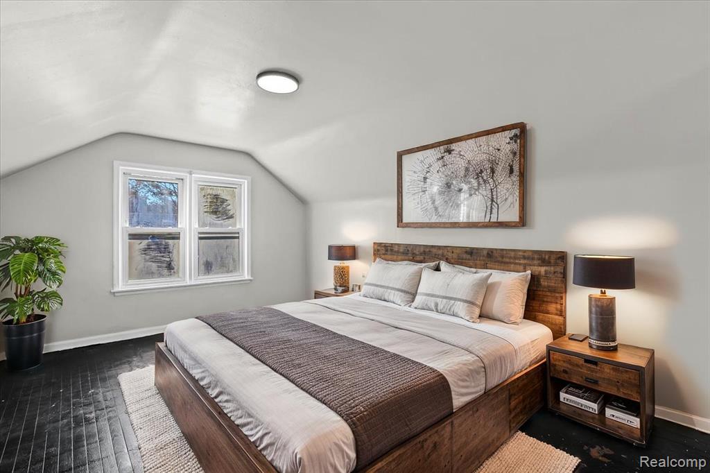 20045 Greenlawn Street