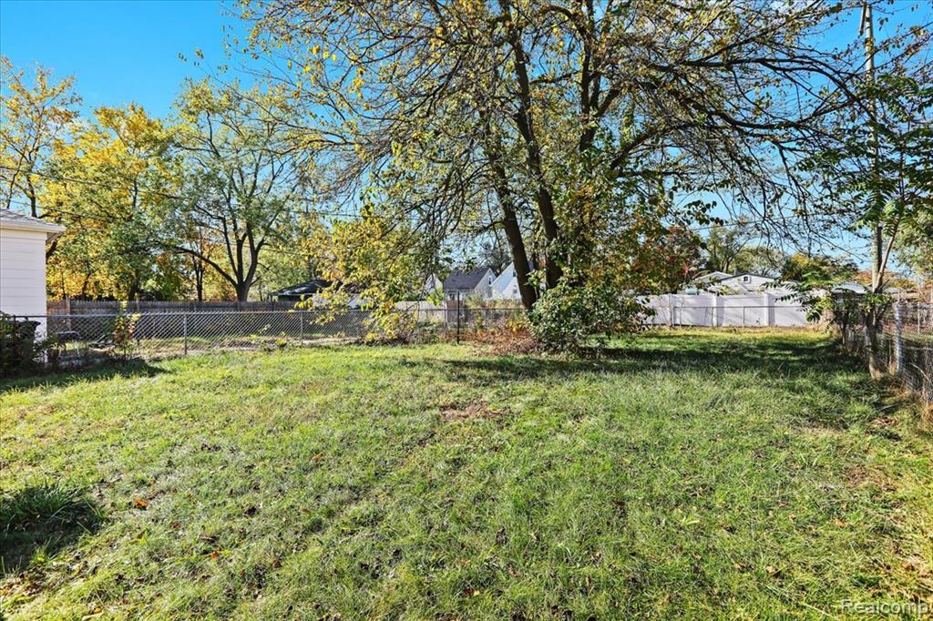 20045 Greenlawn Street