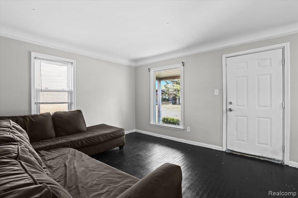 20045 Greenlawn Street