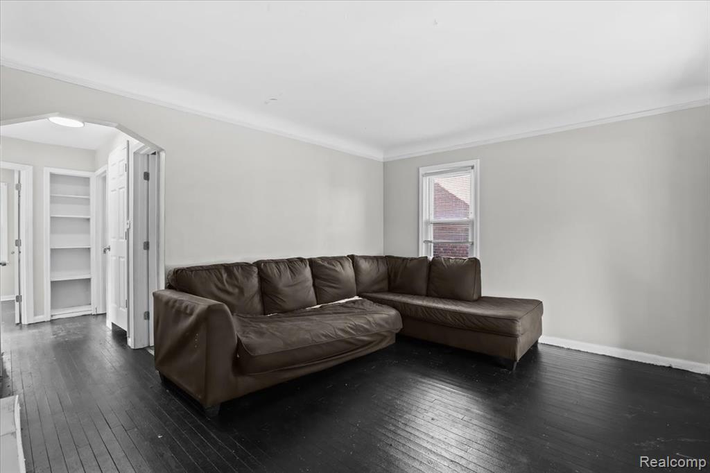 20045 Greenlawn Street