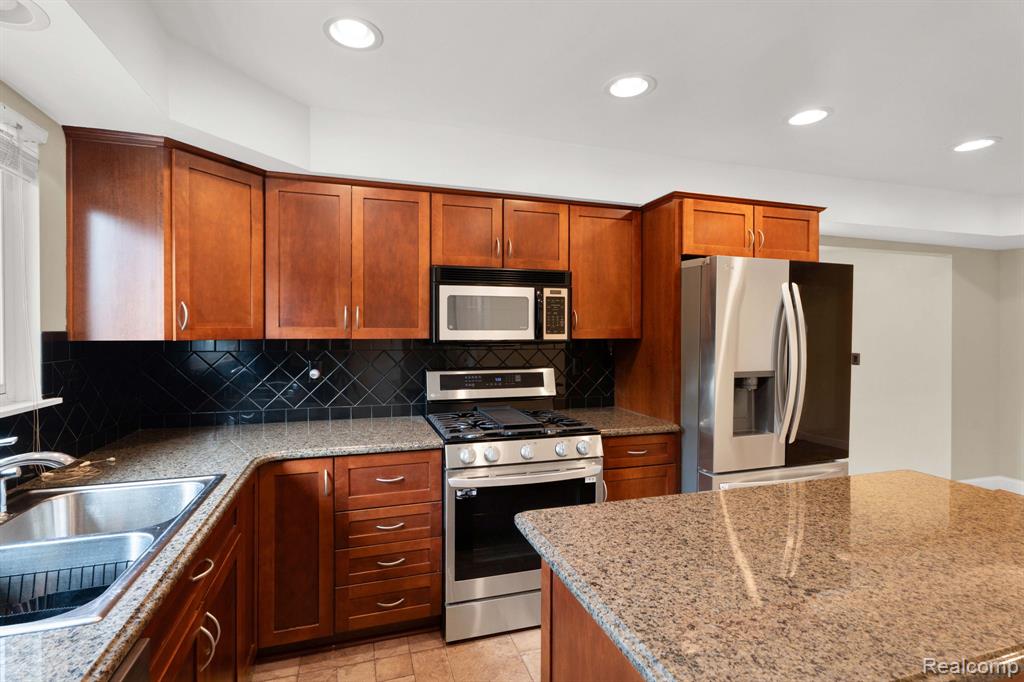 32930 Coventry Place