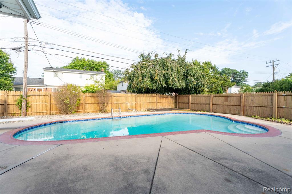 32930 Coventry Place