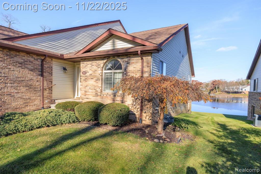 7121 Bluewater Drive