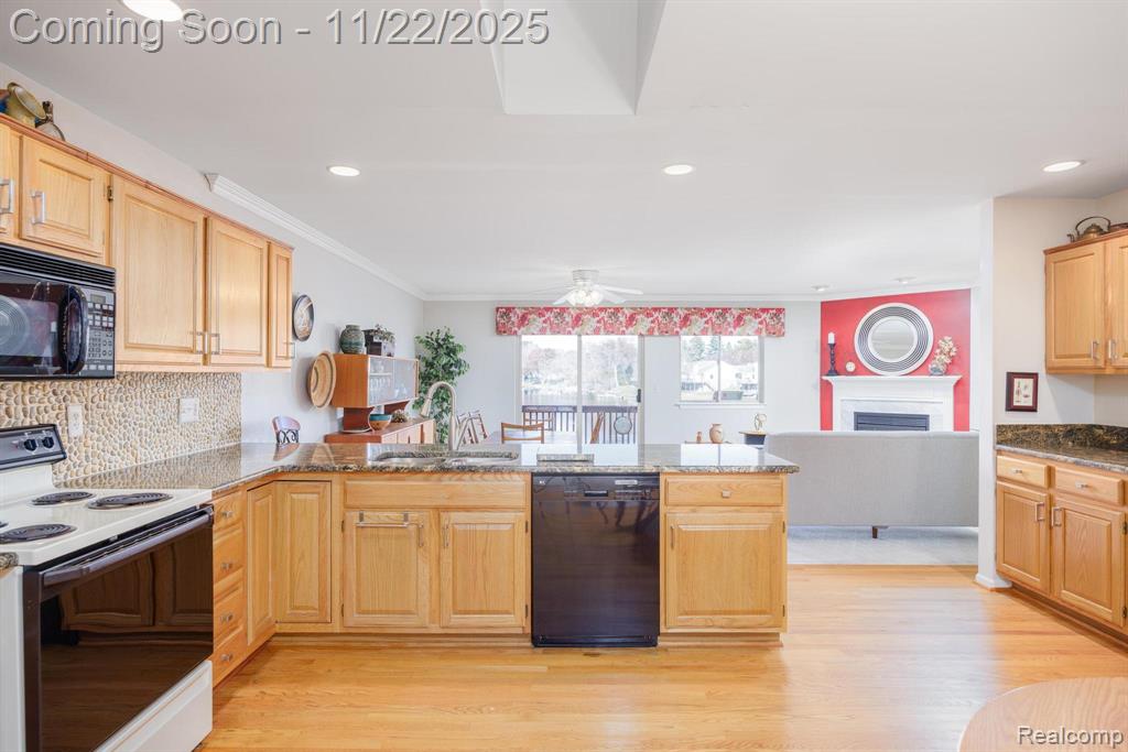 7121 Bluewater Drive