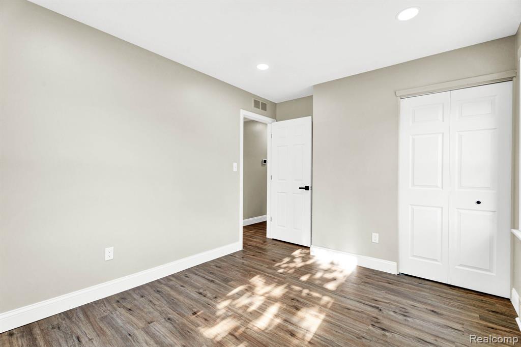 27390 Seyburn Avenue