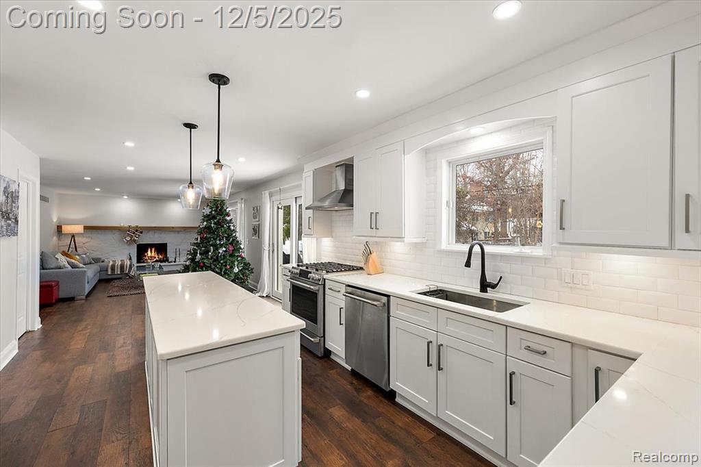 21622 Riverview Drive