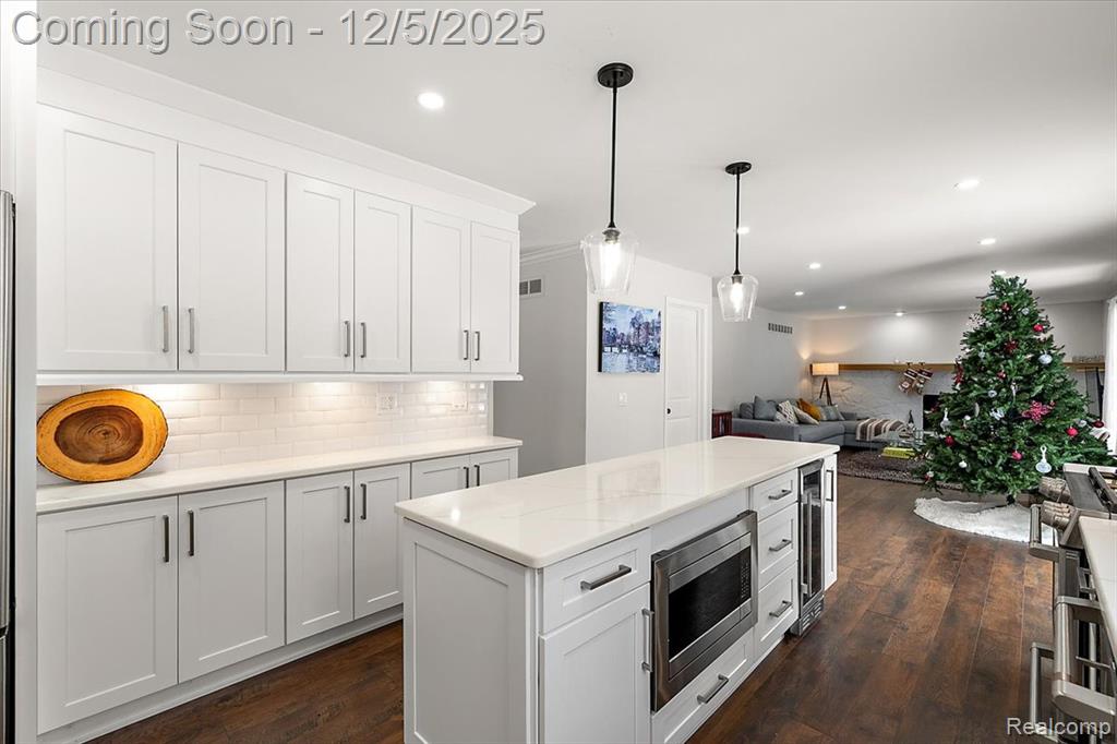 21622 Riverview Drive