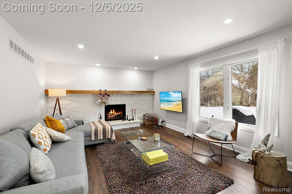 21622 Riverview Drive