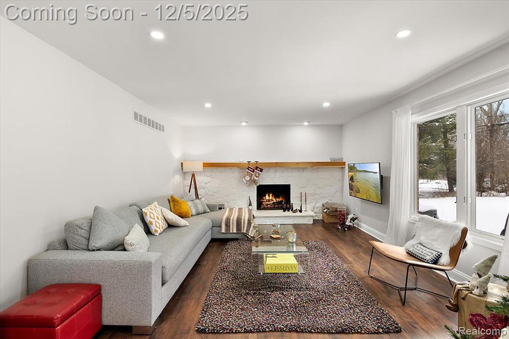 21622 Riverview Drive