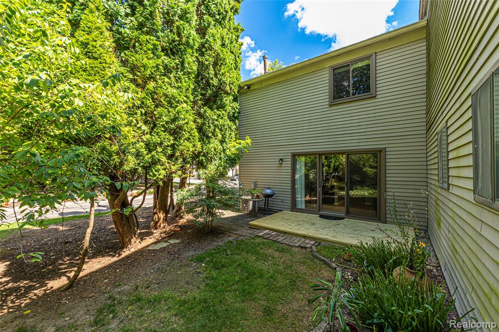 1570 Streamwood Court