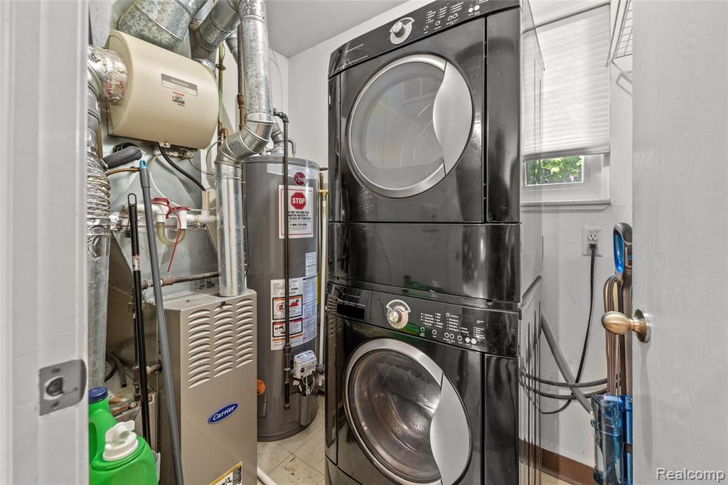 1570 Streamwood Court