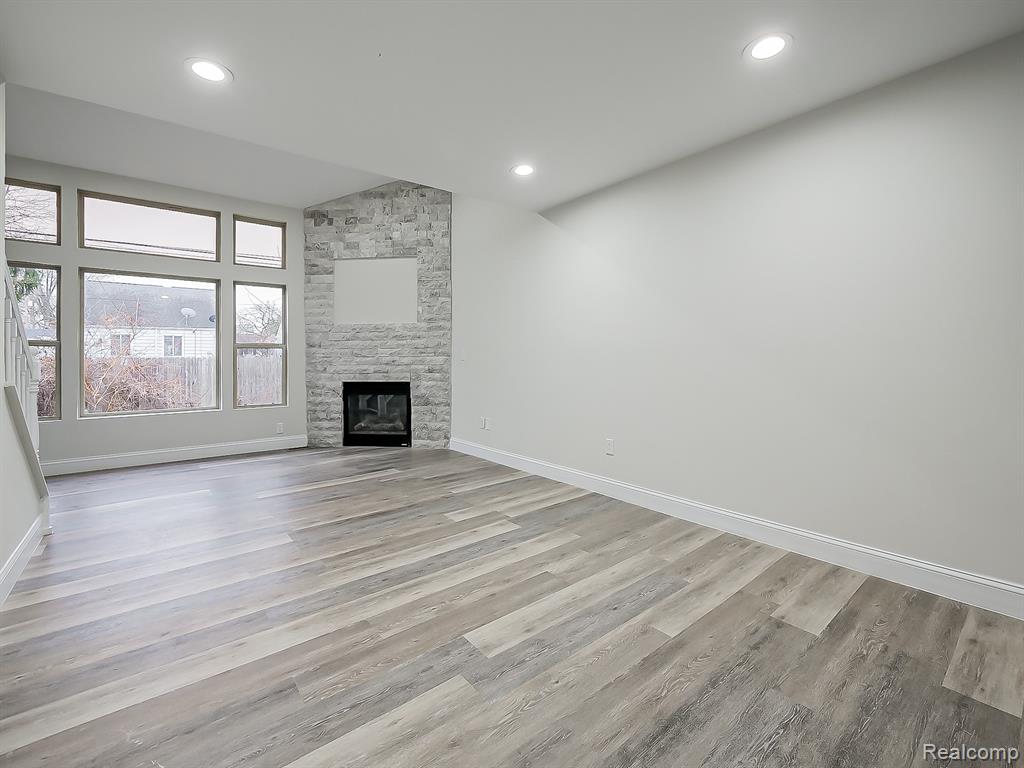 1730 E Woodruff Avenue