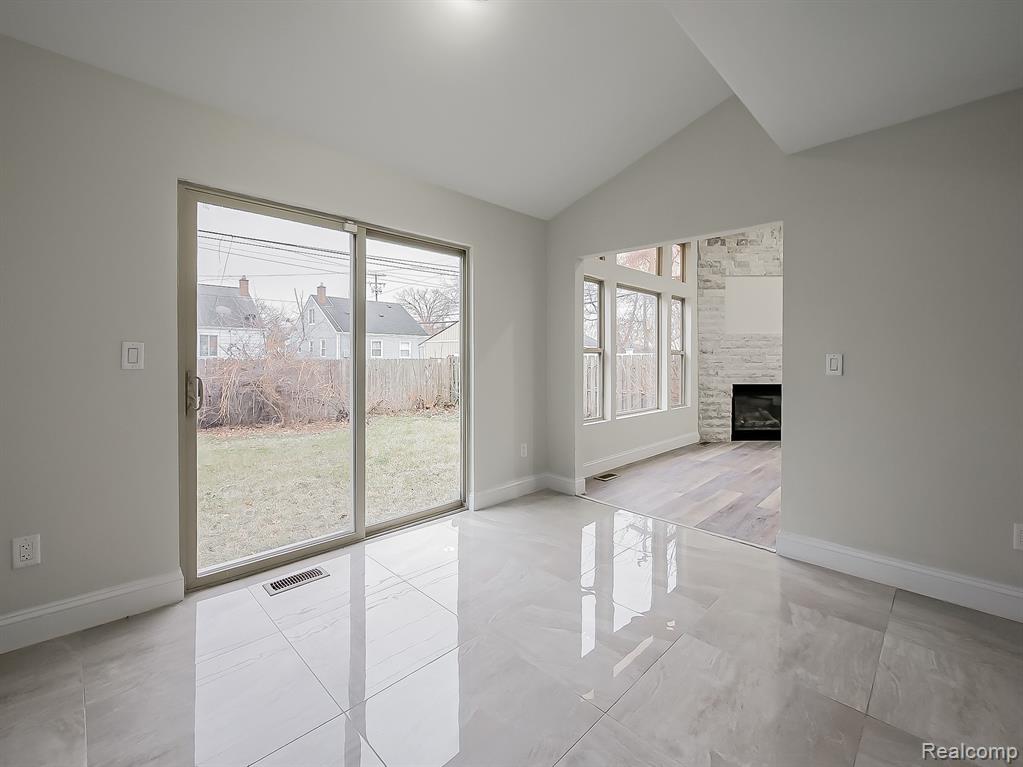 1730 E Woodruff Avenue