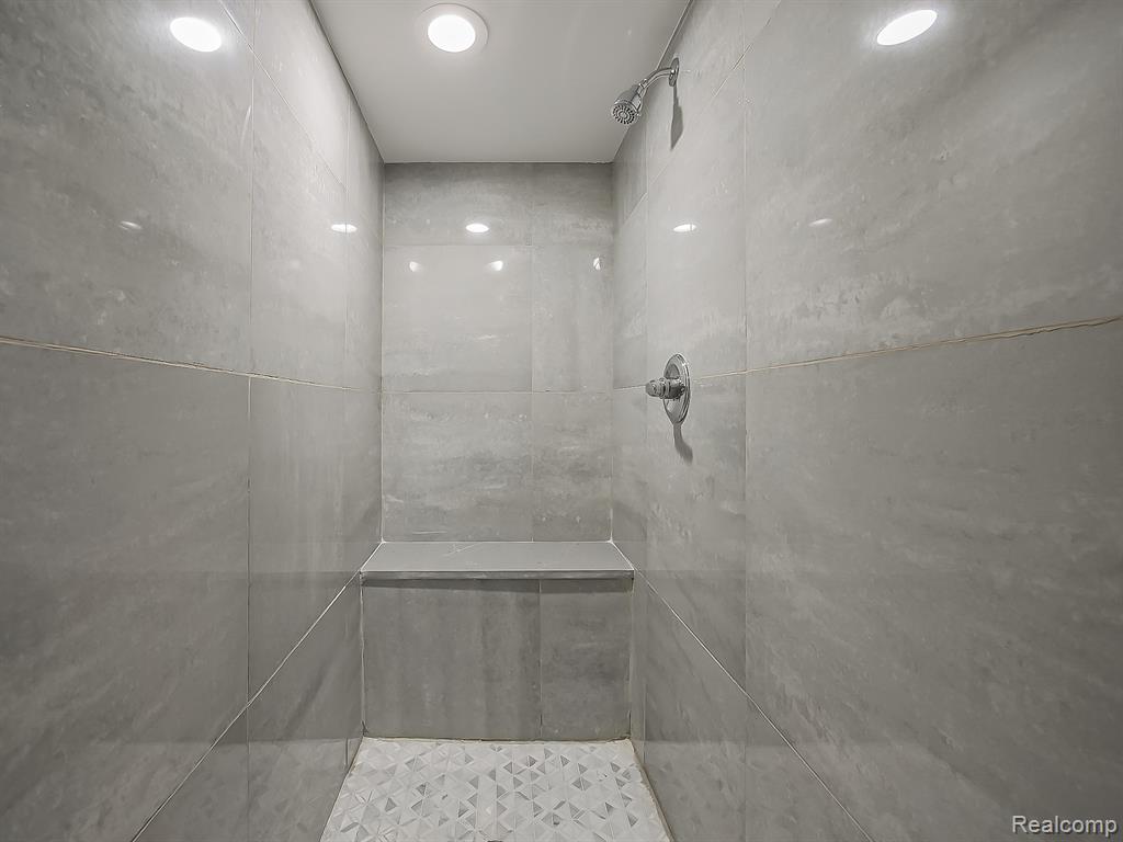 1730 E Woodruff Avenue