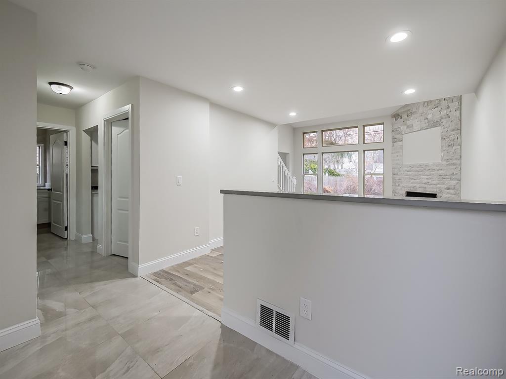 1730 E Woodruff Avenue