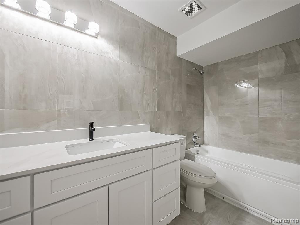 1730 E Woodruff Avenue