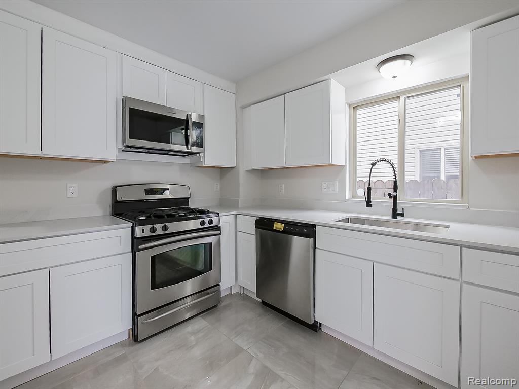 1730 E Woodruff Avenue