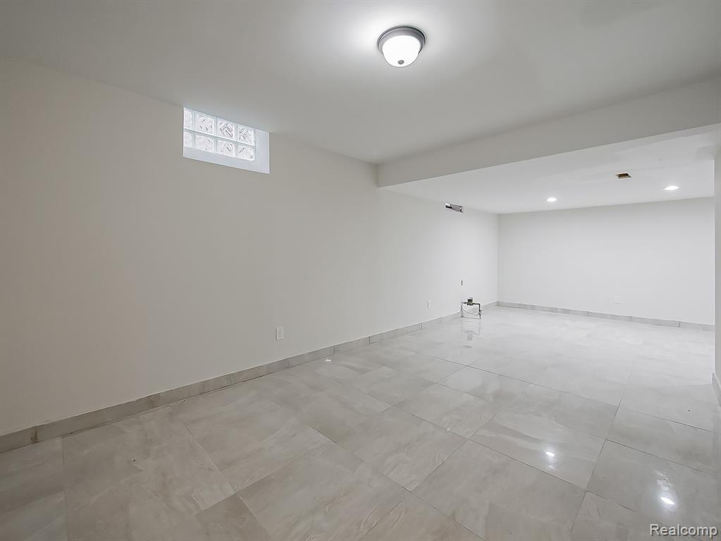 1730 E Woodruff Avenue