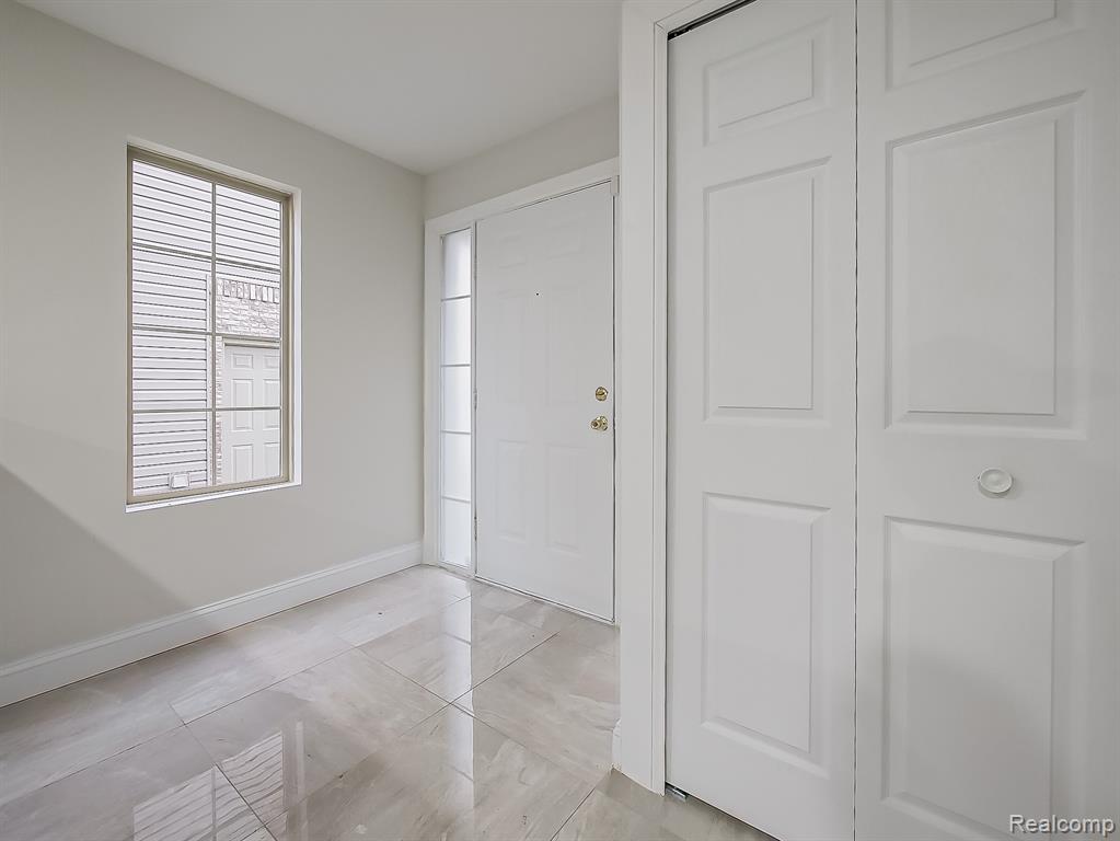 1730 E Woodruff Avenue