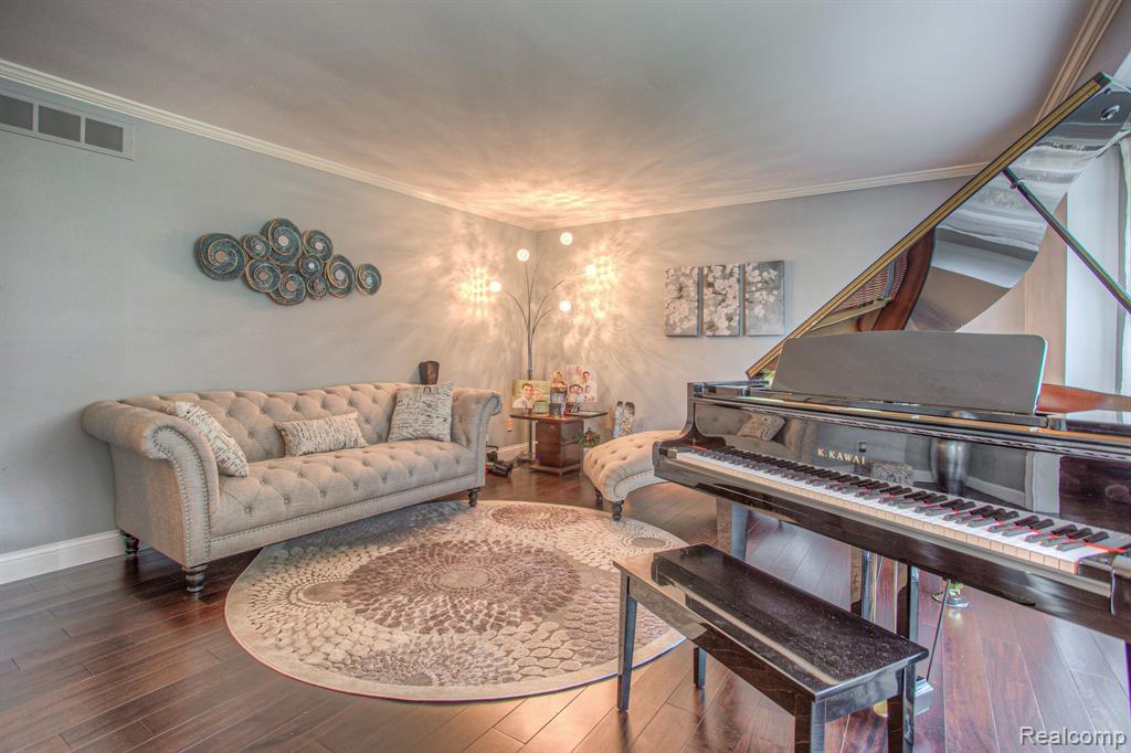 3349 Rocky Crest Drive