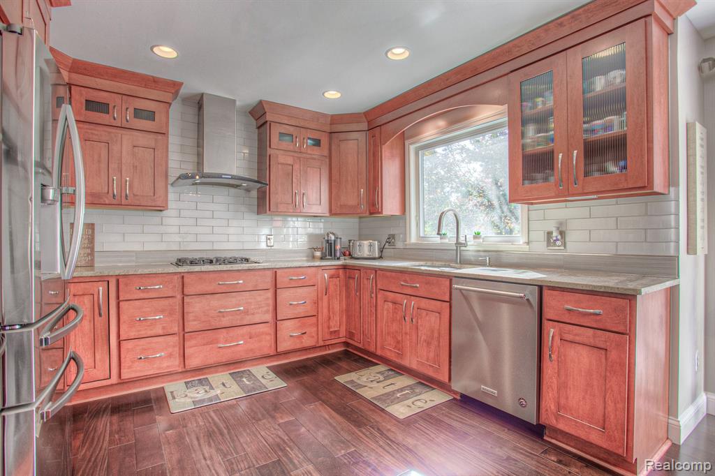 3349 Rocky Crest Drive