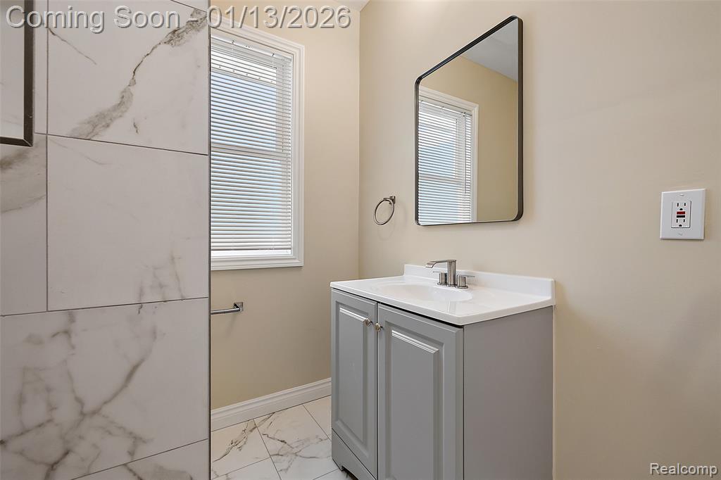 2080 Gladstone Street