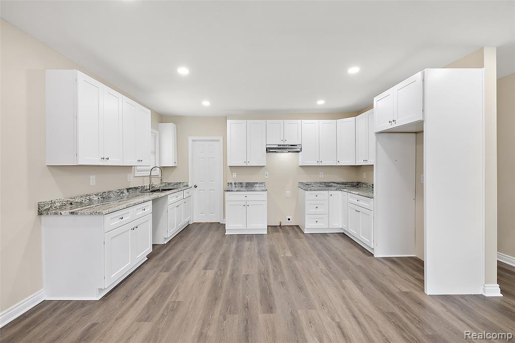 2080 Gladstone Street