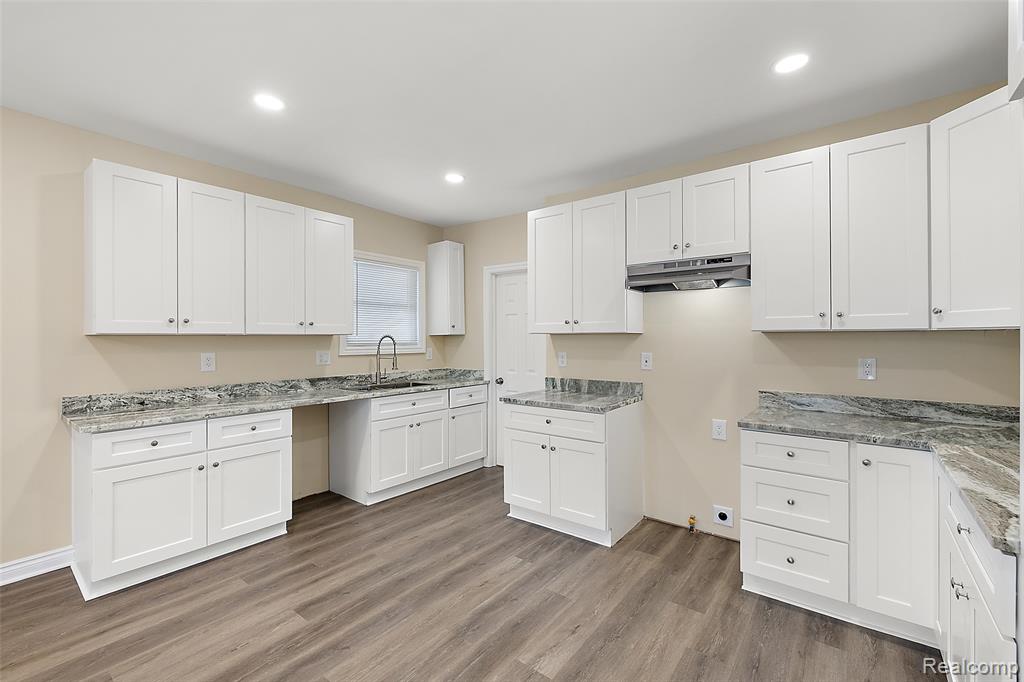 2080 Gladstone Street