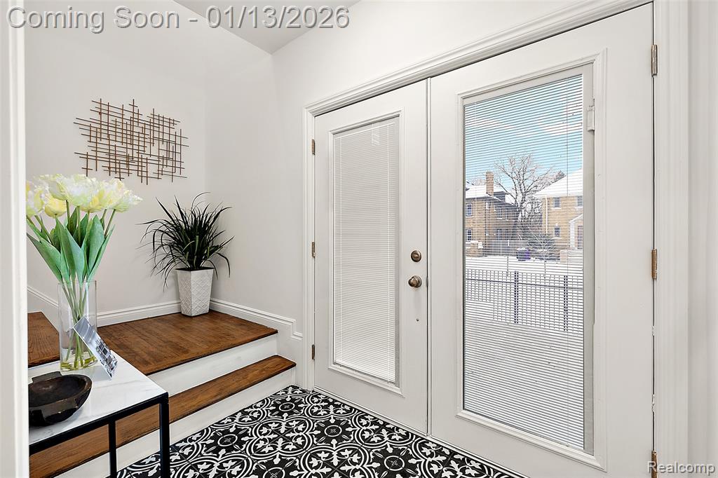 2080 Gladstone Street