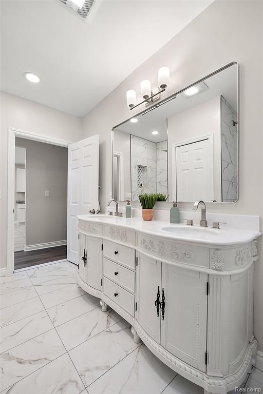 2080 Gladstone Street