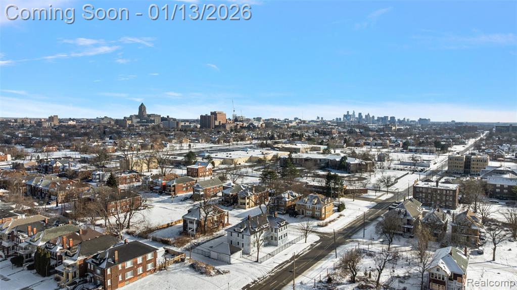 2080 Gladstone Street