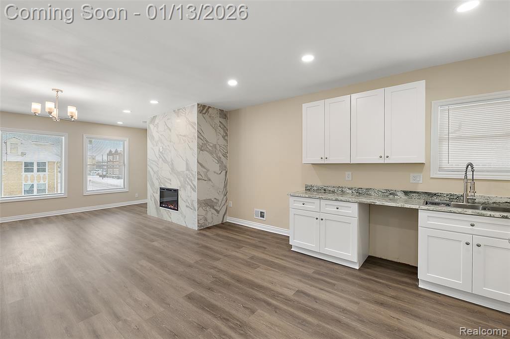 2080 Gladstone Street