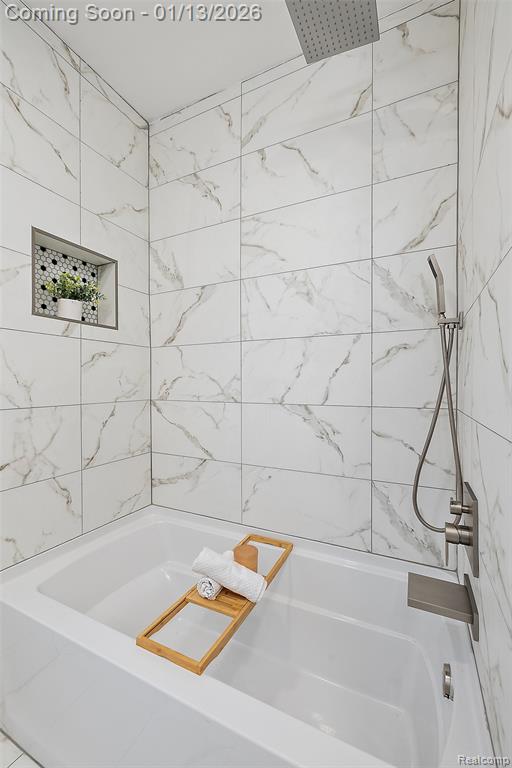 2080 Gladstone Street