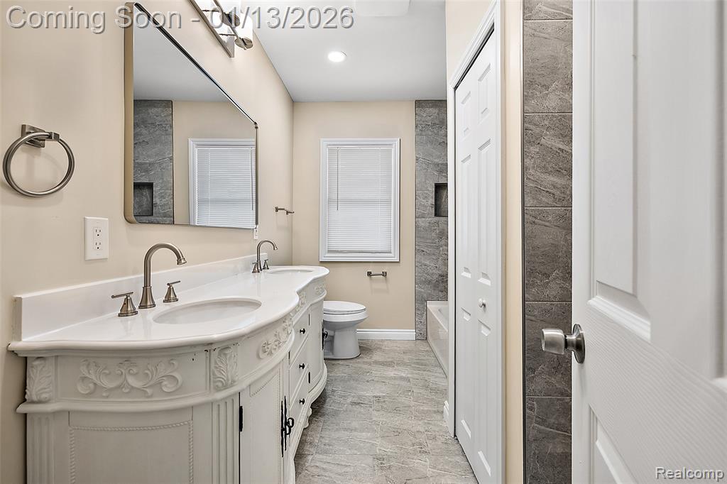 2080 Gladstone Street