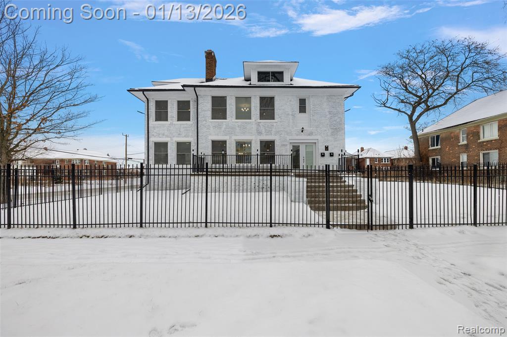 2080 Gladstone Street