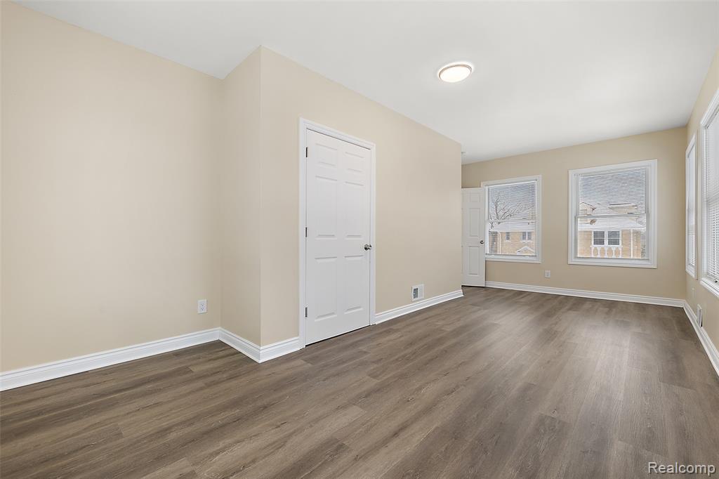 2080 Gladstone Street