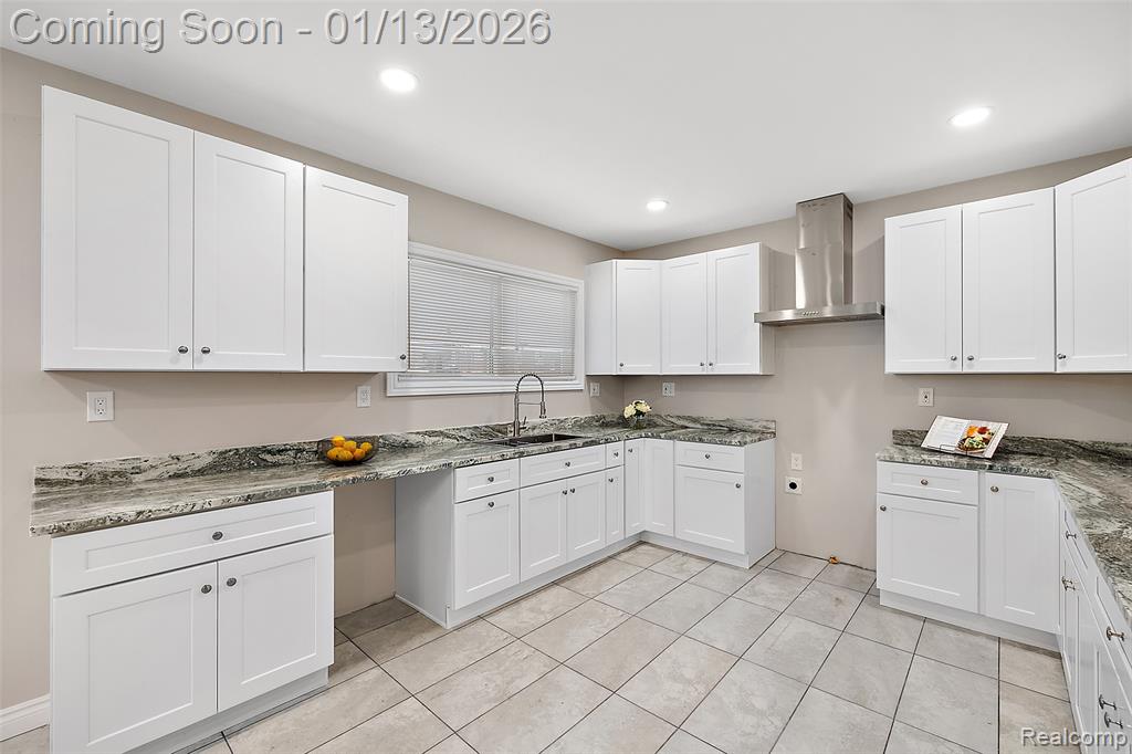 2080 Gladstone Street