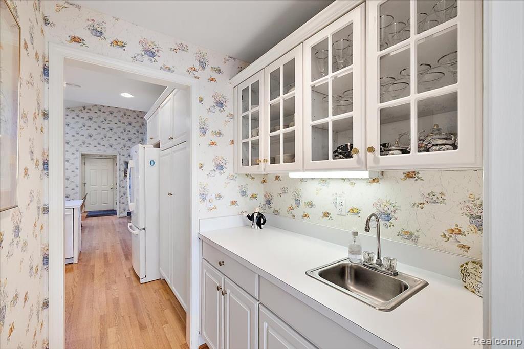 9000 Harbor Place Drive