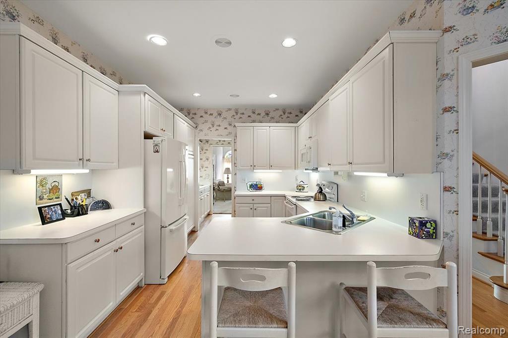 9000 Harbor Place Drive