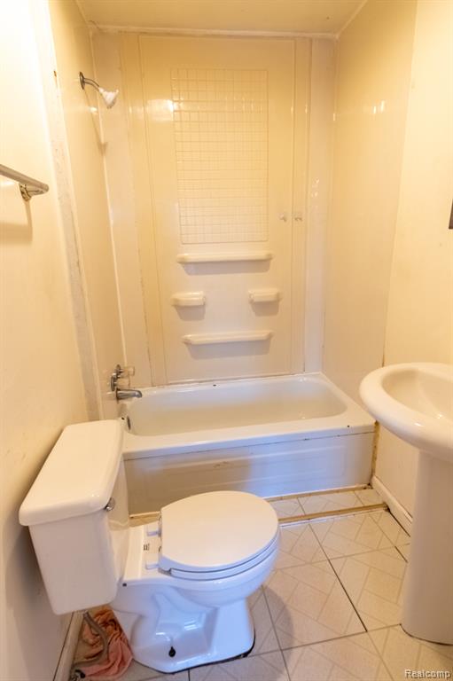 418 W Woodruff Avenue