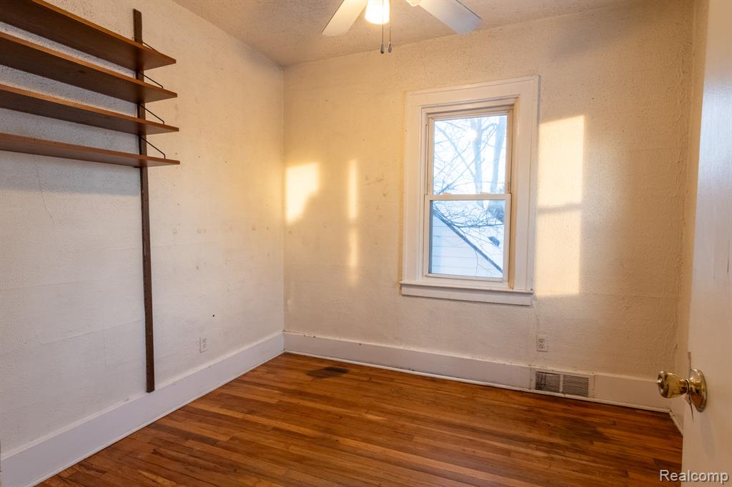 418 W Woodruff Avenue