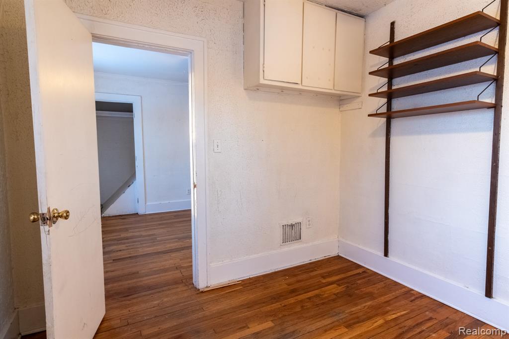 418 W Woodruff Avenue