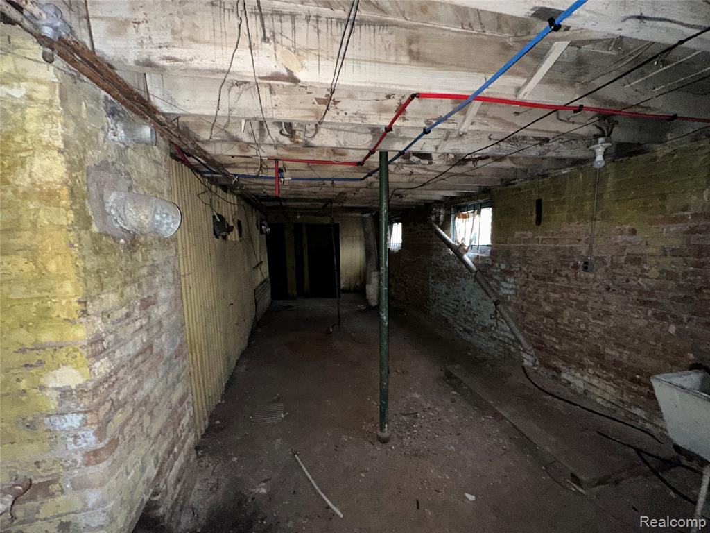 713 Kitchener Street